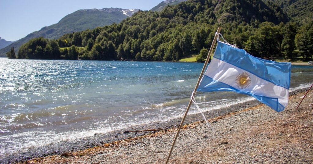 argentina-tierras-lago-escondido-1.jpg