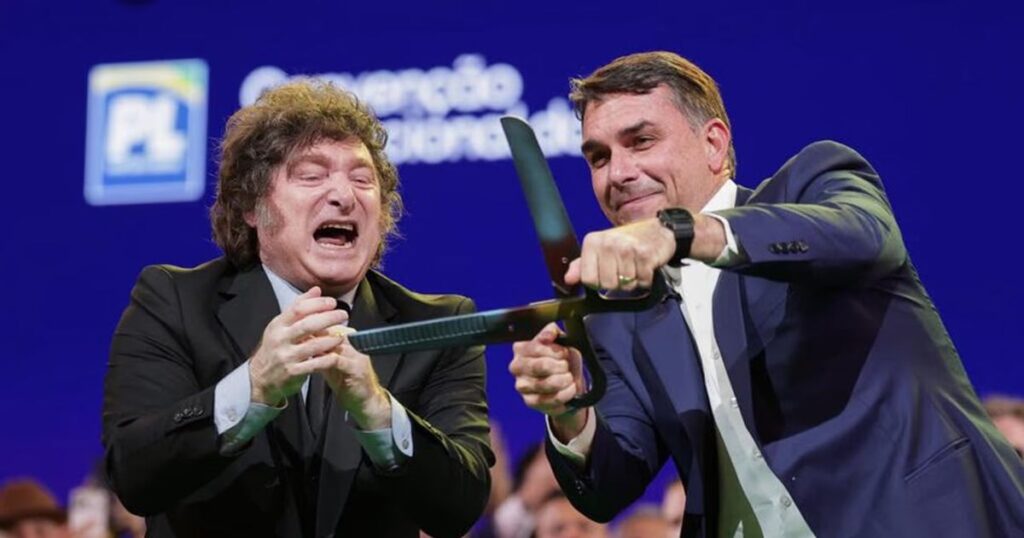 milei-flavio-tijeras.jpg
