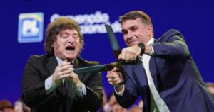 milei-flavio-tijeras.jpg